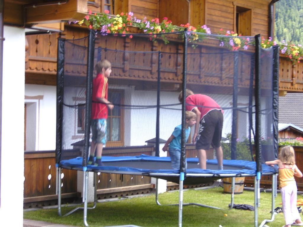 Apartmenthaus Innerkratzerhof Pragraten ภายนอก รูปภาพ