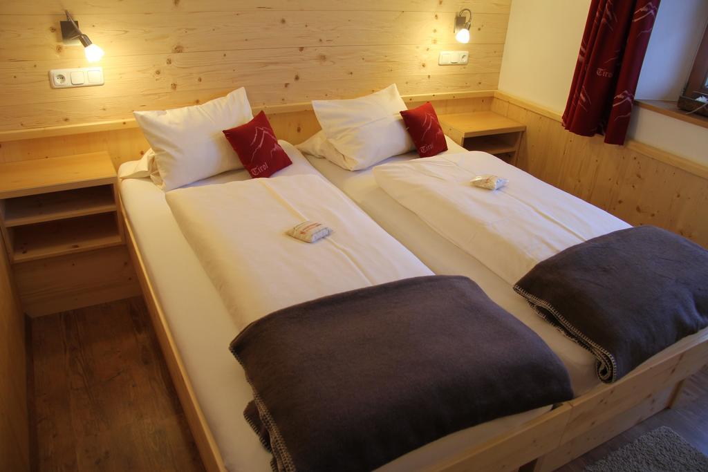Apartmenthaus Innerkratzerhof Pragraten ภายนอก รูปภาพ