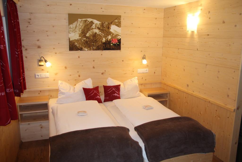 Apartmenthaus Innerkratzerhof Pragraten ภายนอก รูปภาพ
